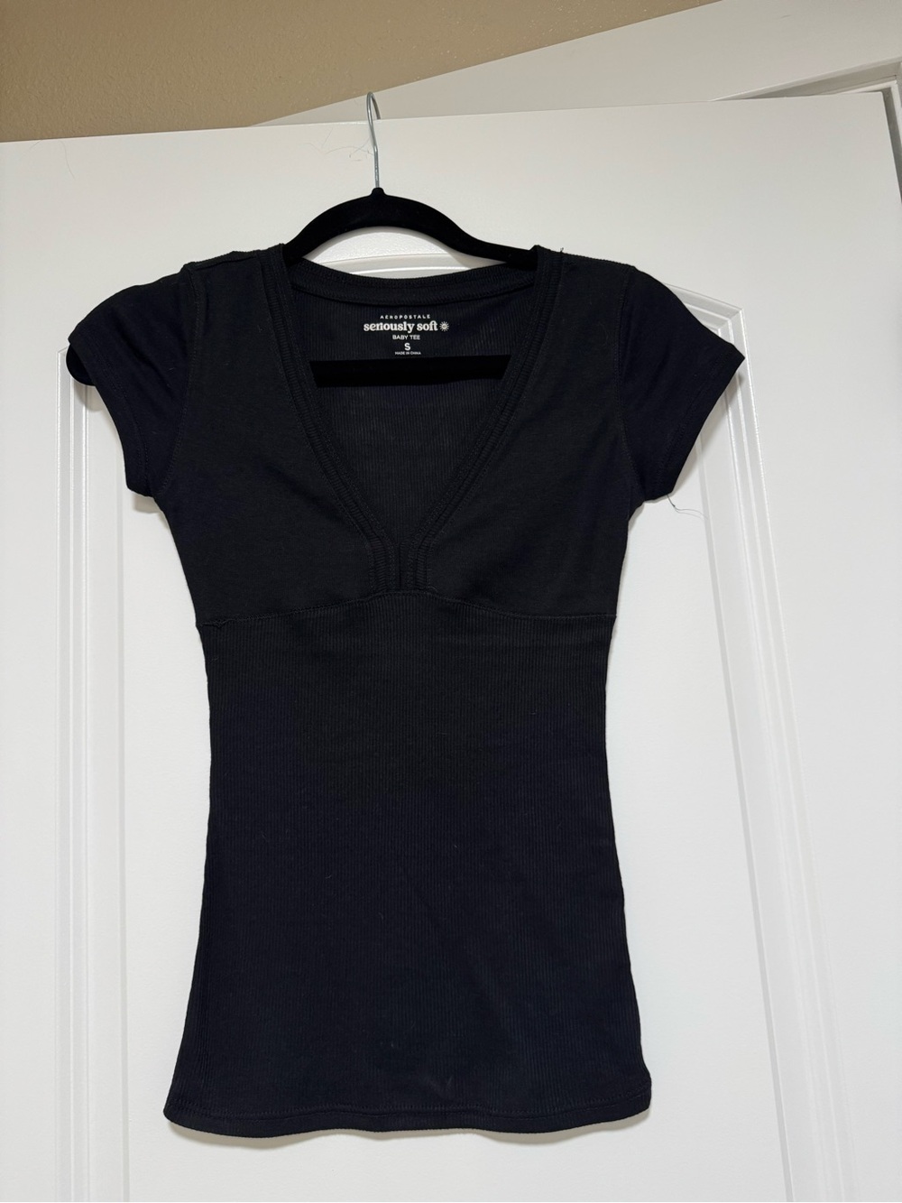 Aeropostale Women’s soft black shirt